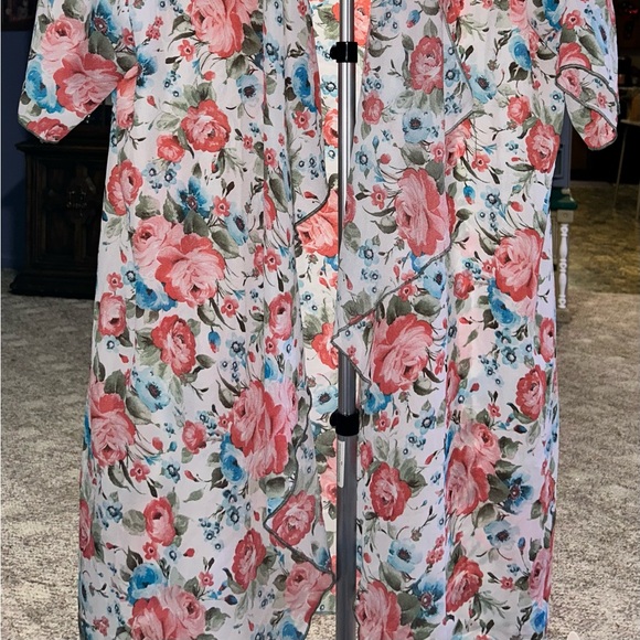 Lularoe Floral Sara Duster - Picture 2 of 2